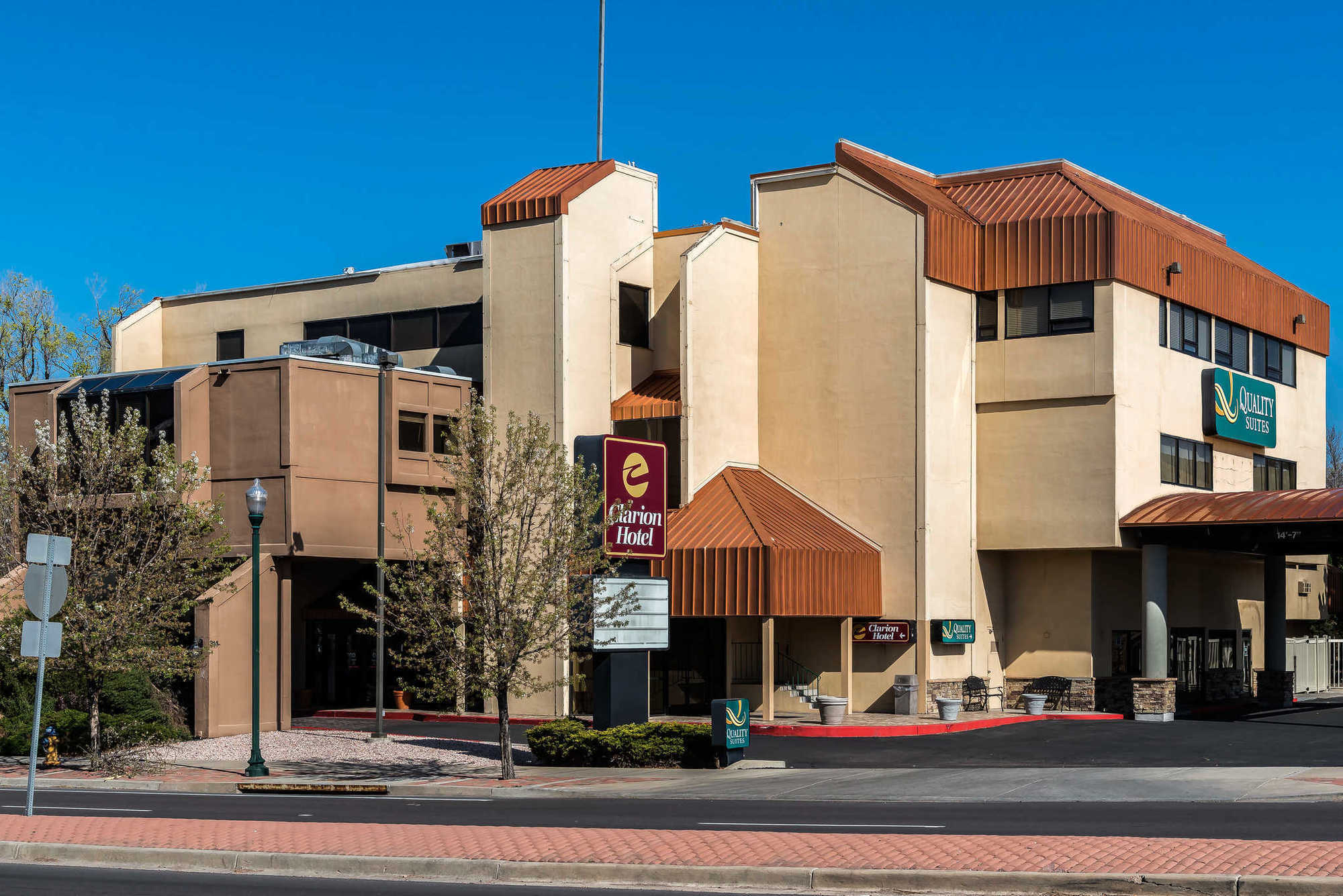 Clarion Hotel & Conference Center Colorado Springs Exterior foto
